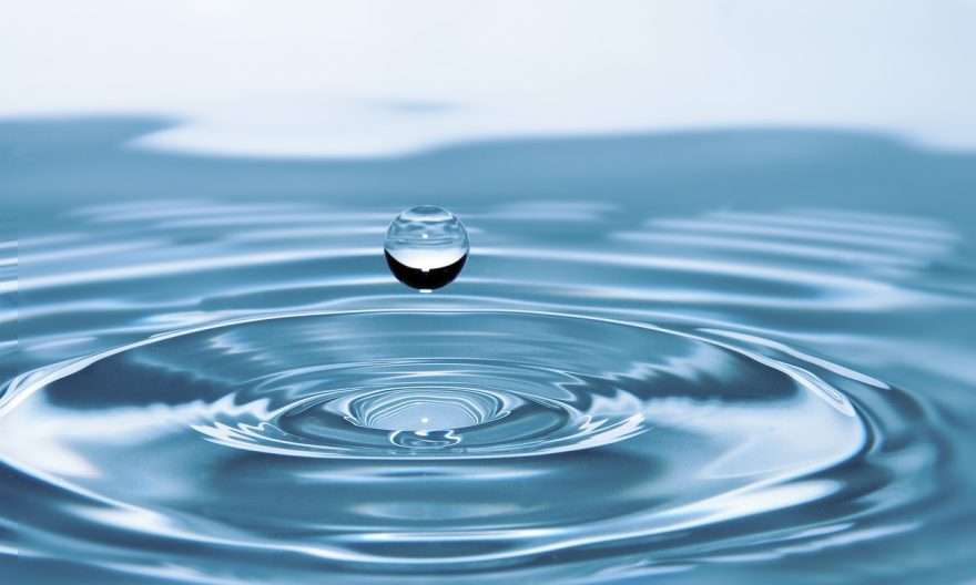 вода