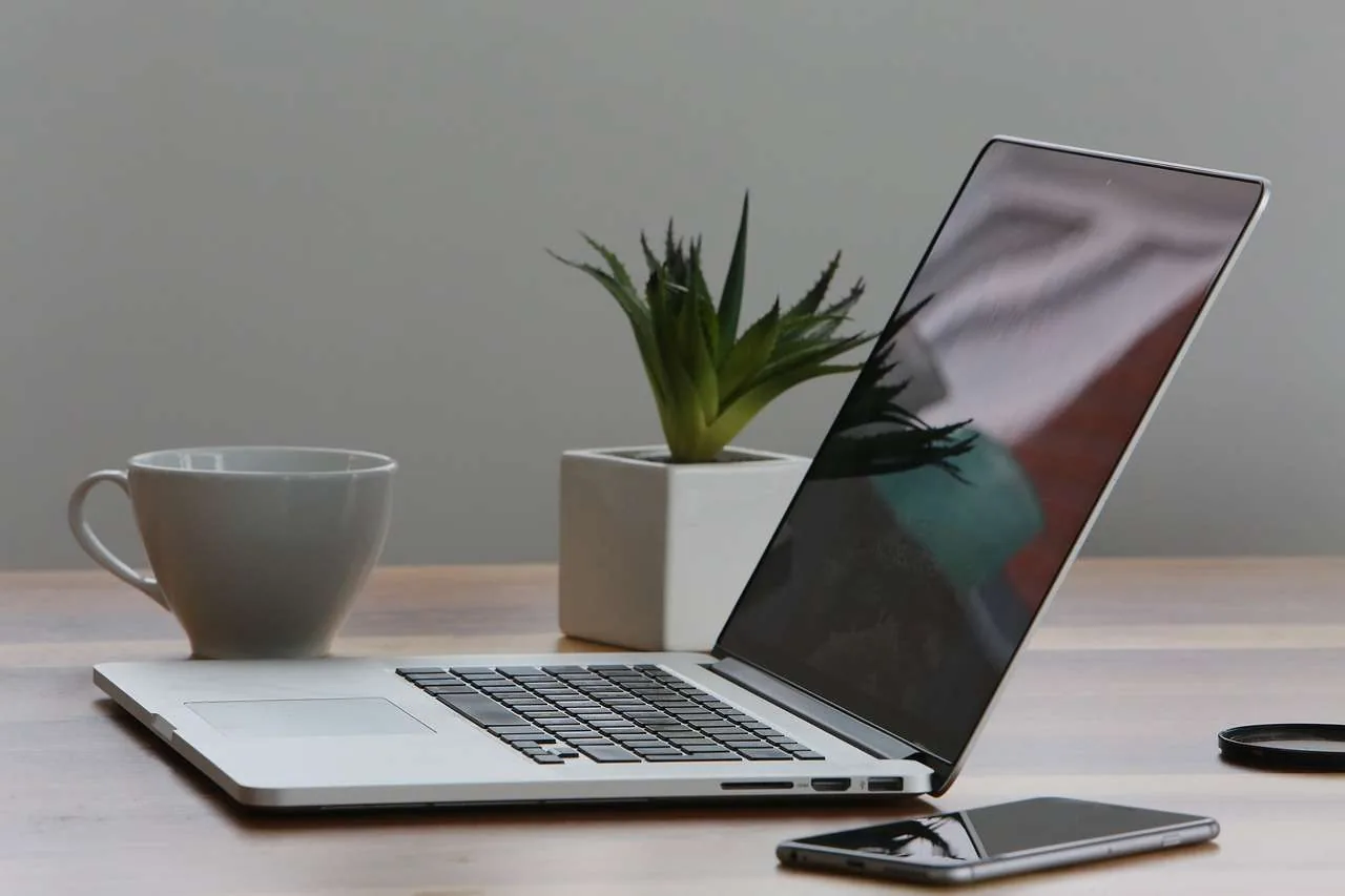 Най-добрите луксозни аксесоари за MacBook: Идеи за подаръци